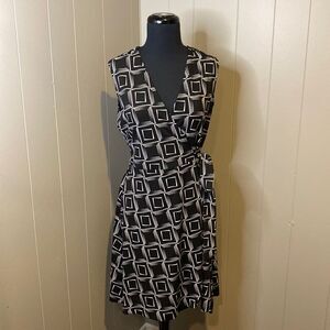Vince Camuto Small Full Wrap Dress Black White Waist Tie Geometric